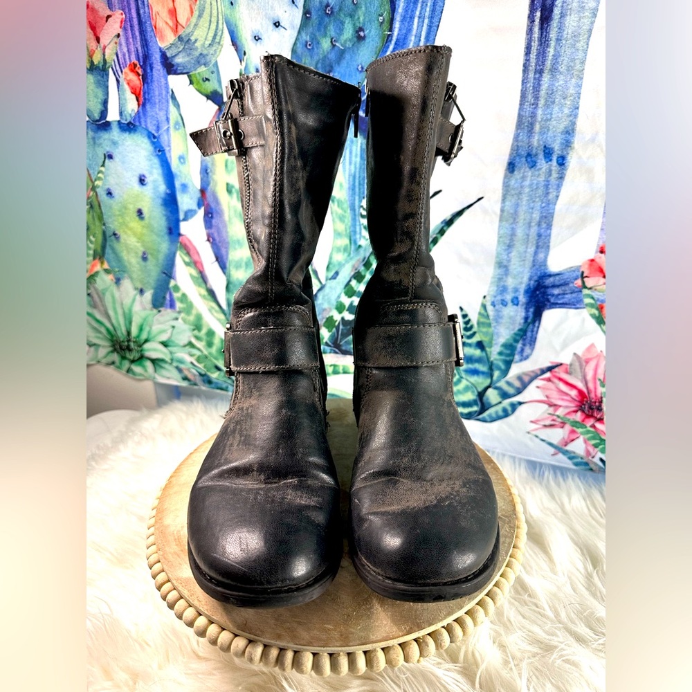 Sonoma from Khols short leather boots